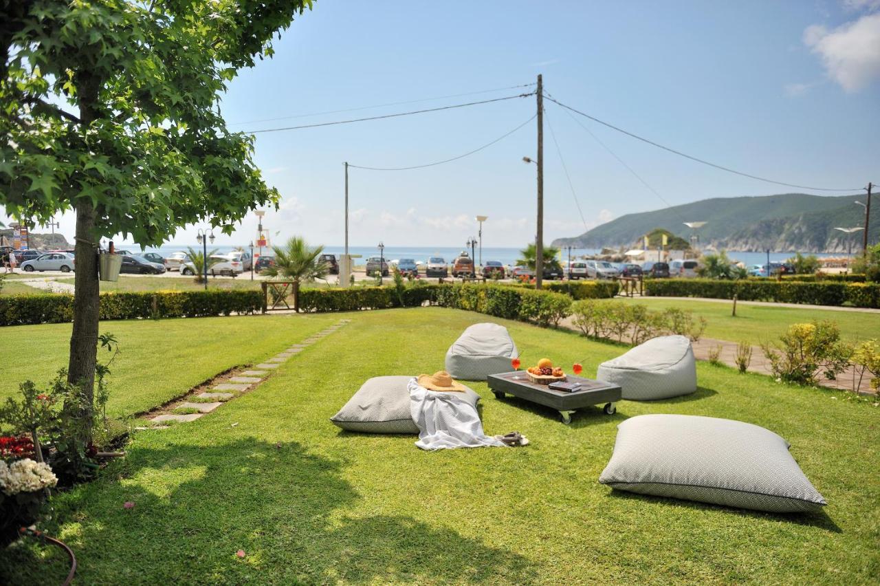 Seathon Seafront Beach Villa In Kalamitsi מראה חיצוני תמונה